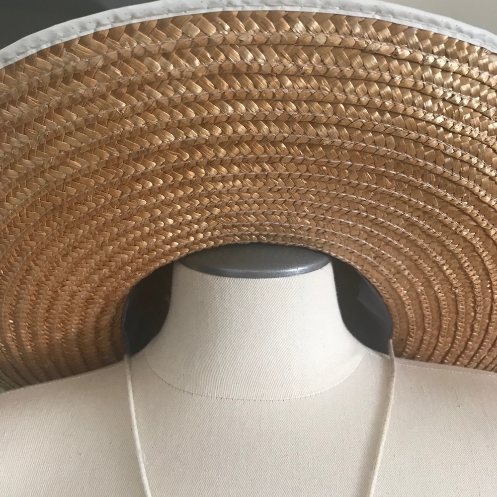Straw Hat ☀️ Bring On Summer / Host Pick - Picture 10 of 14